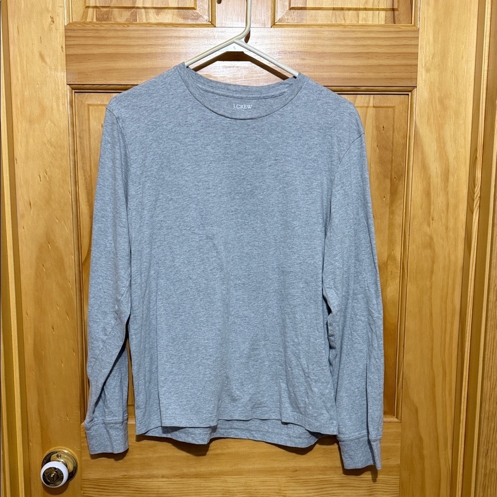 J. Crew Washed Men's Heather Gray Long Sleeve Crew Neck Tee, Size Medium.